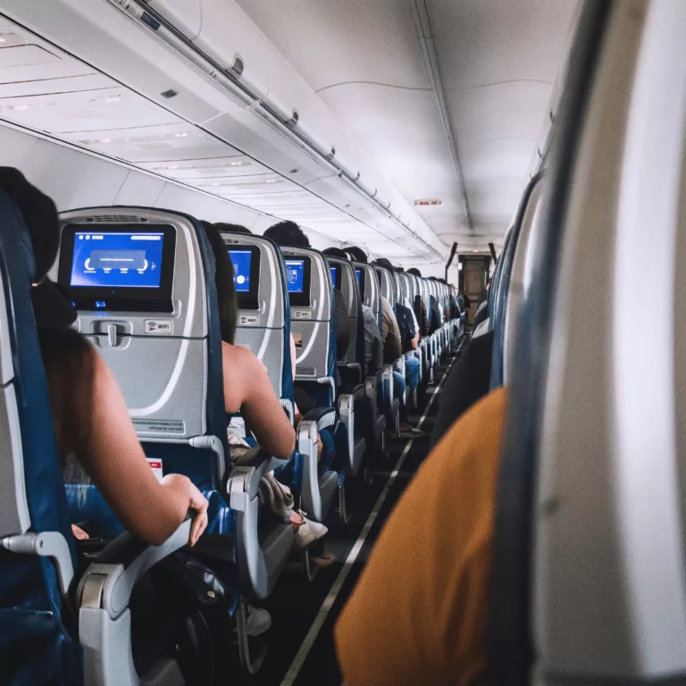 Travel Etiquette: Is it rude to lean back your seat rest on an airplane or not? 