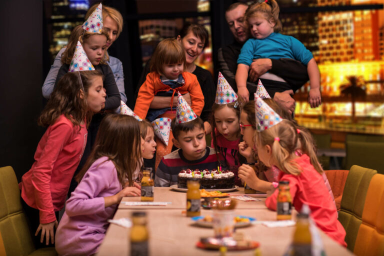 Hosting Your Kid’s Birthday? Don’t Miss These 8 Etiquette Rules!
