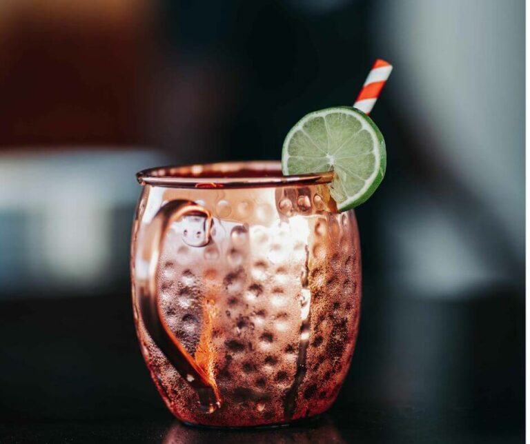 The Cranberry Mule – A Festive Twist on a Classic Cocktail